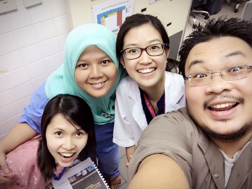 IMU Alumnus with her colleagues