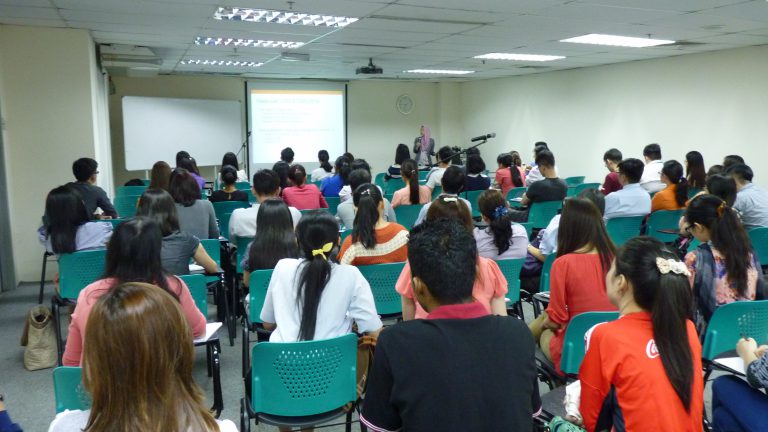 Honorary Speaker Gives Talk on Management of Acute Coronary Syndrome at IMU