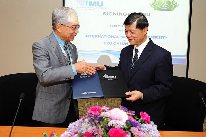 IMU signs MOU with Tzu Chi University